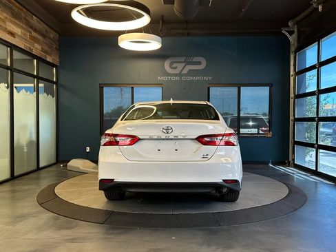 Used 2020 Toyota Camry LE AWD/4WD image 4