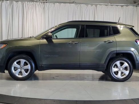 Used 2018 Jeep Compass Latitude w/ Cold Weather Group AWD/4WD image 5