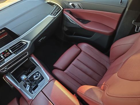 Used 2021 BMW X6 xDrive40i w/ M Sport Package image 14