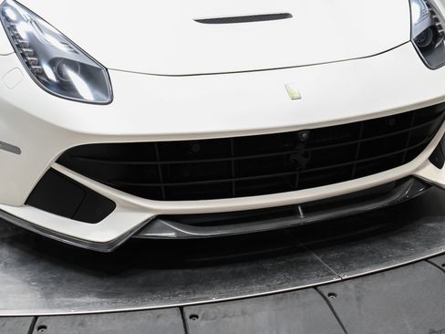 Used 2015 Ferrari F12 Berlinetta image 20