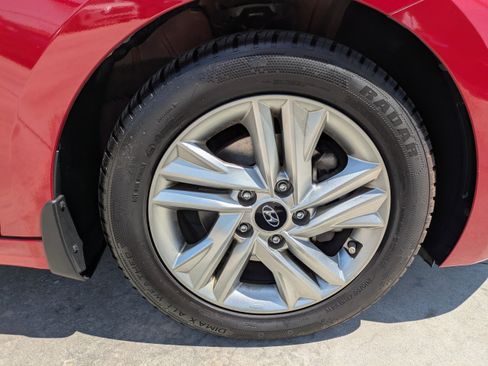 Used 2020 Hyundai Elantra SEL FWD image 9