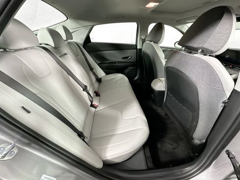 Used 2025 Hyundai Elantra Limited FWD image 30