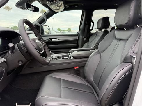 New 2026 Jeep Grand Wagoneer L Limited AWD/4WD image 12