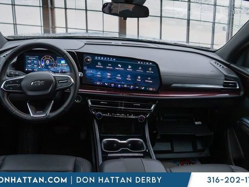 Used 2025 Chevrolet Traverse Z71 AWD/4WD image 4