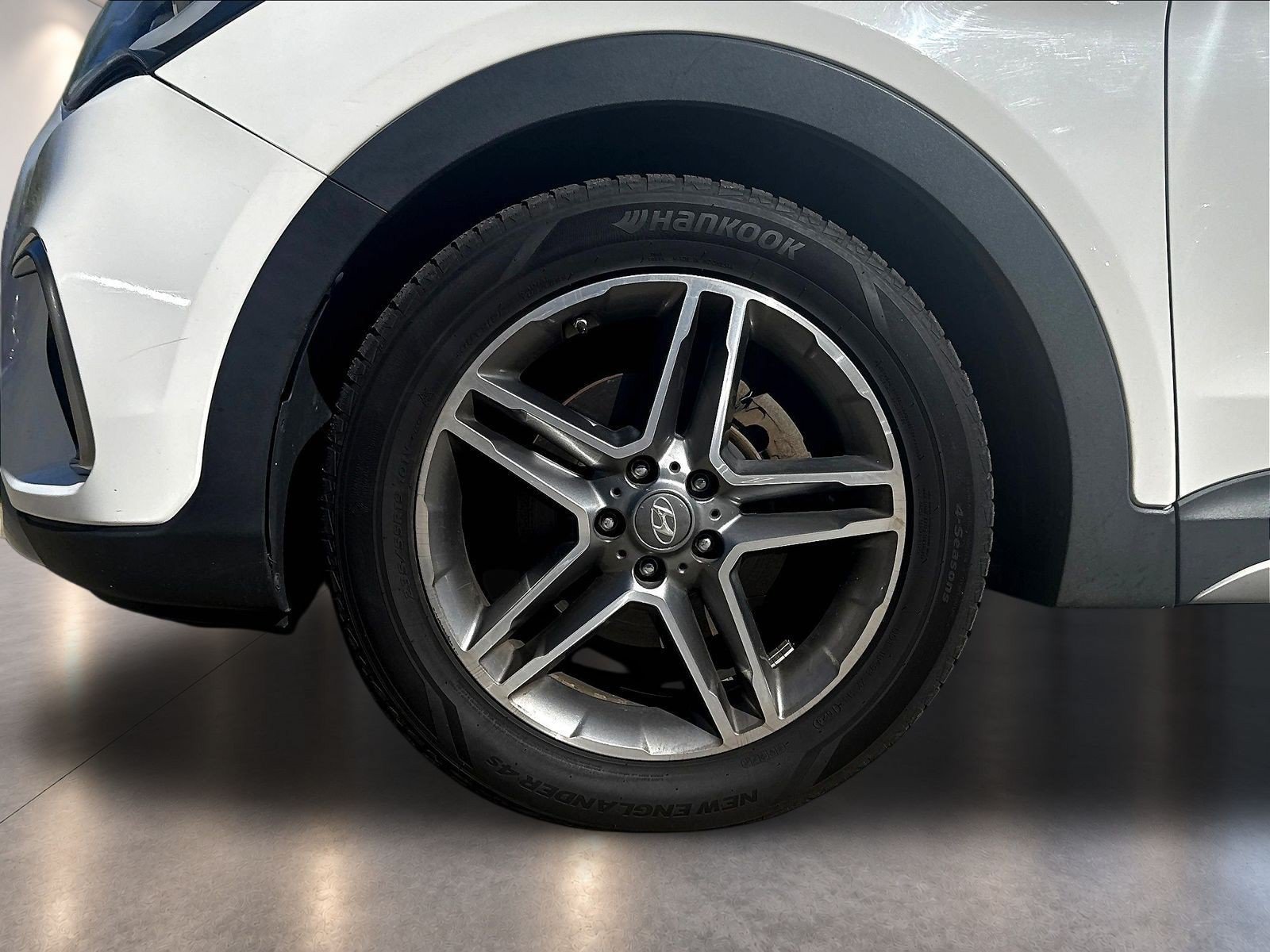 Used 2017 Hyundai Santa Fe Limited AWD/4WD image 38