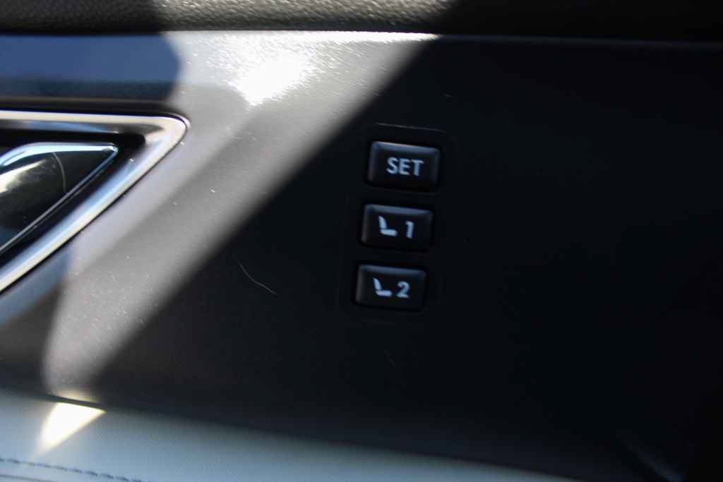 Used 2020 Subaru Ascent Limited w/ Technology Package AWD/4WD image 11