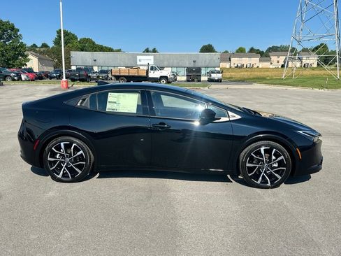 New 2026 Toyota Prius Plug-In Hybrid FWD image 8