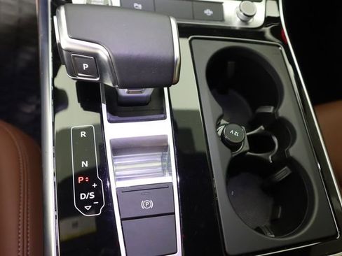 Certified 2024 Audi Q8 Premium Plus w/ Premium Plus Package AWD/4WD image 20