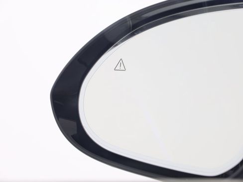 Used 2023 Genesis GV70 2.5T w/ Sport Prestige Package image 29