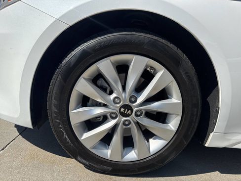 Used 2016 Kia Optima LX w/ Option Group 014 FWD image 21