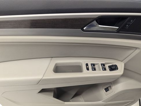 Used 2020 Volkswagen Atlas SE w/ Panoramic Sunroof Package image 10