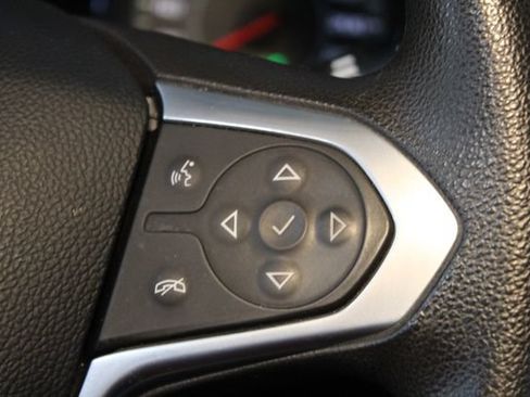 Used 2021 Chevrolet Traverse LS FWD image 22