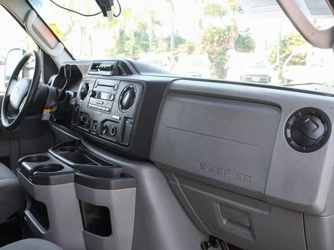 Used 2019 Ford E-350 and Econoline 350 Super Duty image 29