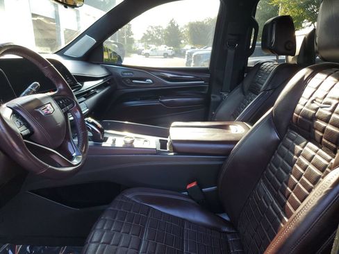 Used 2021 Cadillac Escalade ESV Sport Platinum RWD image 19