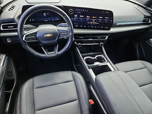 Certified 2025 Chevrolet Traverse LT w/ Driver Confidence Package FWD image 11