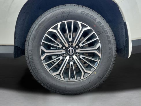 New 2026 Nissan Armada SL image 38