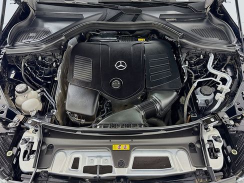 Certified 2024 Mercedes-Benz GLC 300 image 11