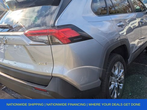 Used 2021 Toyota RAV4 XLE Premium image 7