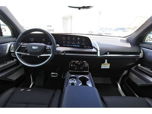 New 2027 Cadillac Vistiq Luxury AWD/4WD image 9