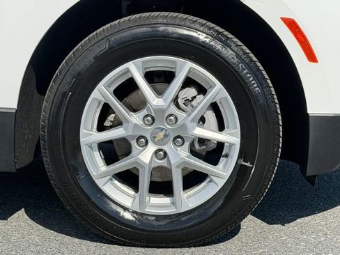 Used 2023 Chevrolet Equinox LS image 17