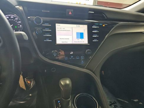 Used 2019 Toyota Camry SE FWD image 12