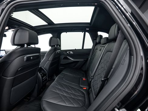 Used 2025 BMW X5 M60i AWD/4WD image 19