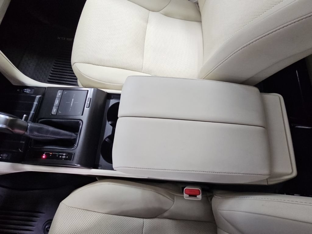 Used 2023 Lexus GX 460 Premium w/ Accessory Package AWD/4WD image 22