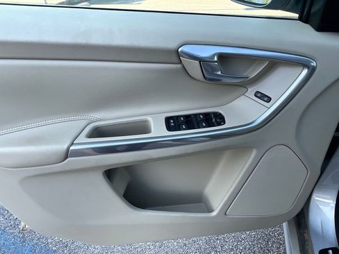 Used 2015 Volvo XC60 T6 Platinum image 29