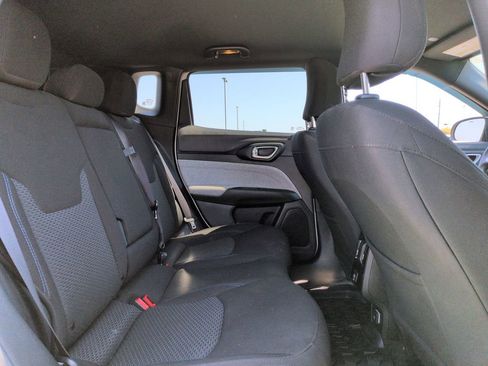 Used 2024 Jeep Compass Sport image 17