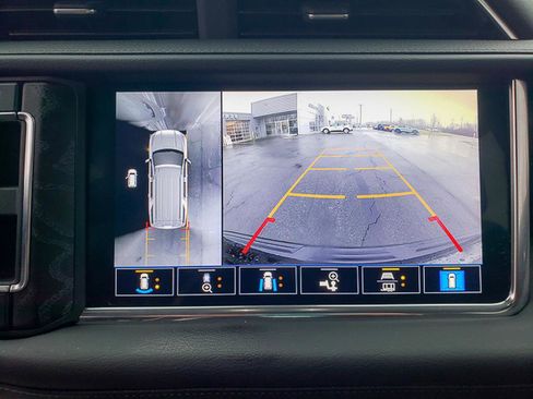 Used 2021 GMC Yukon Denali w/ LPO, Illumination Package image 15