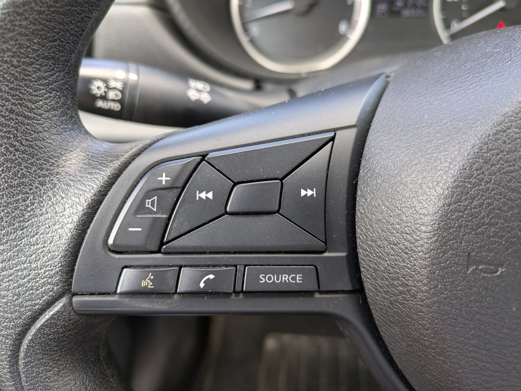 Certified 2025 Nissan Versa S FWD image 23