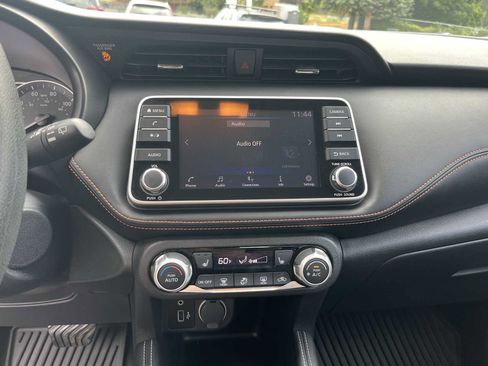 Used 2020 Nissan Kicks SR w/ SR Premium Package FWD image 22