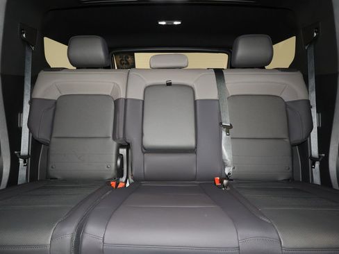 Certified 2025 GMC Hummer EV 2X image 31