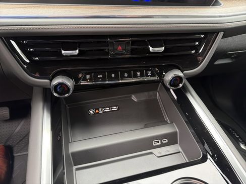 New 2026 Chevrolet Tahoe High Country AWD/4WD image 20