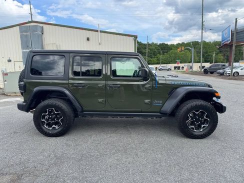 Used 2022 Jeep Wrangler Unlimited Rubicon 4xe w/ Cold Weather Group AWD/4WD image 7