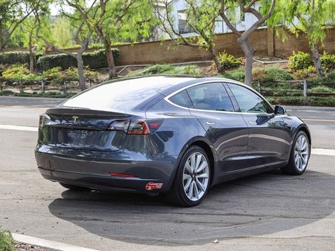 Used 2018 Tesla Model 3 Long Range RWD image 5