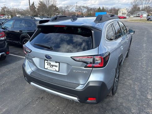 Certified 2025 Subaru Outback Limited image 3