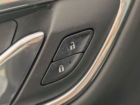 Used 2023 Chevrolet Suburban RST w/ Sport Performance Package image 11