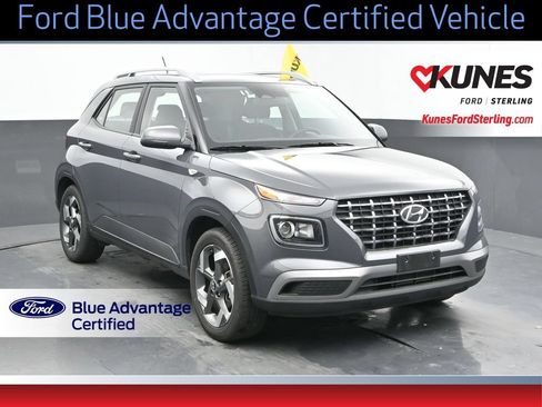 Used 2025 Hyundai Venue SEL FWD image 1