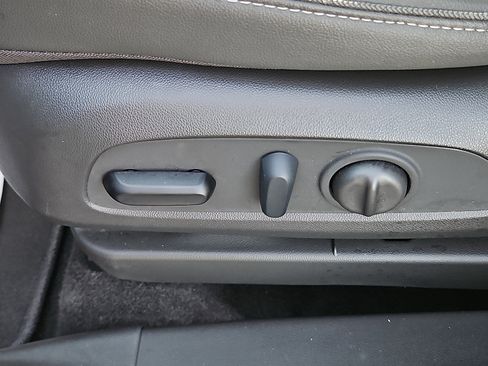 Used 2023 Buick Encore GX Essence w/ Experience Buick Package FWD image 26