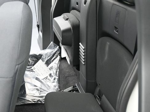 New 2026 Nissan Frontier S image 18