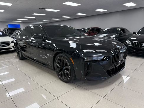 Used 2023 BMW 740i w/ Parking Assistance Package image 10