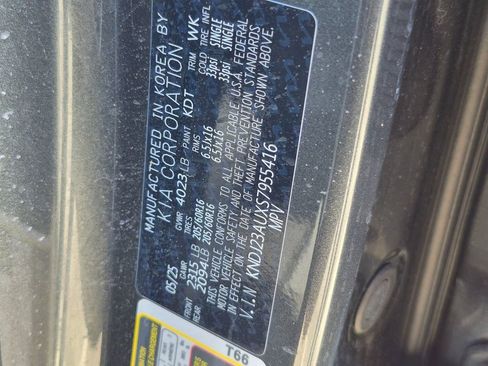 Used 2025 Kia Soul LX w/ LX Technology Package FWD image 29