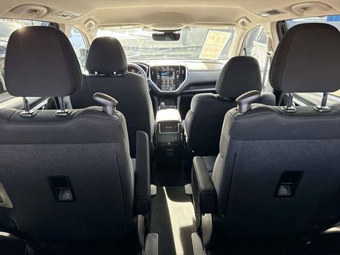 Used 2024 Subaru Ascent Premium w/ Convenience Package image 9