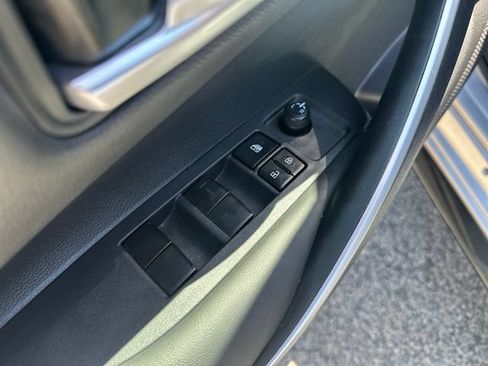 Used 2024 Toyota Corolla SE FWD image 11
