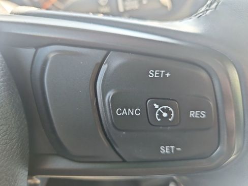 Used 2022 Jeep Wrangler Unlimited Sport AWD/4WD image 31