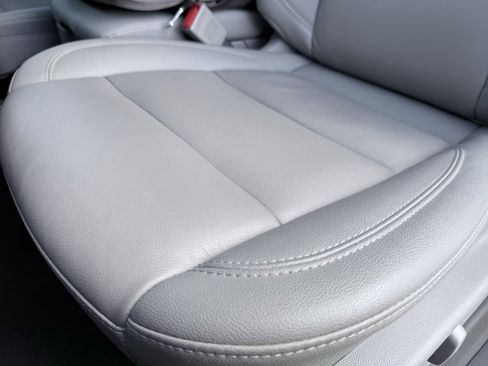 Used 2025 Chevrolet Silverado 1500 LT image 22