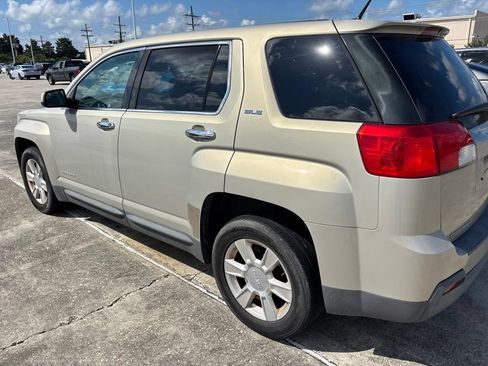 Used 2012 GMC Terrain SLE FWD image 2