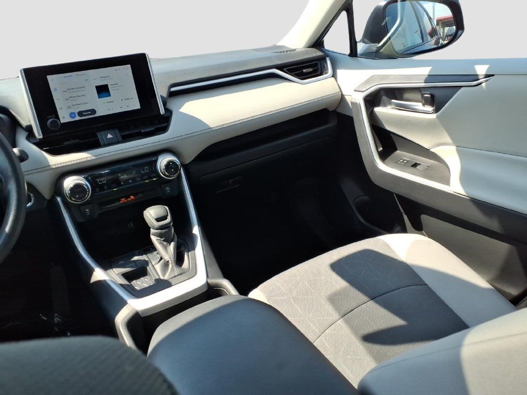 Used 2024 Toyota RAV4 XLE w/ Convenience Package FWD image 15