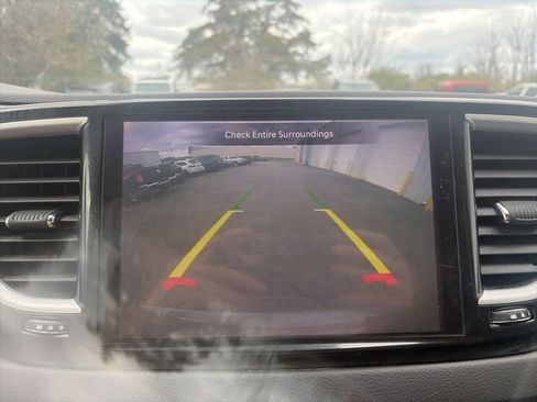 Used 2022 Chrysler Pacifica Touring-L image 20